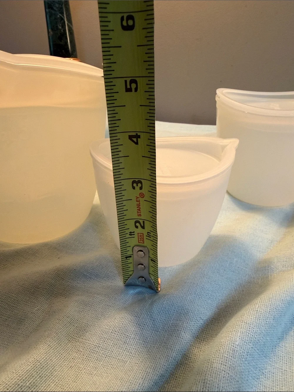 Pampered chef Set of 3 silicon Food Storage Containers with Lids